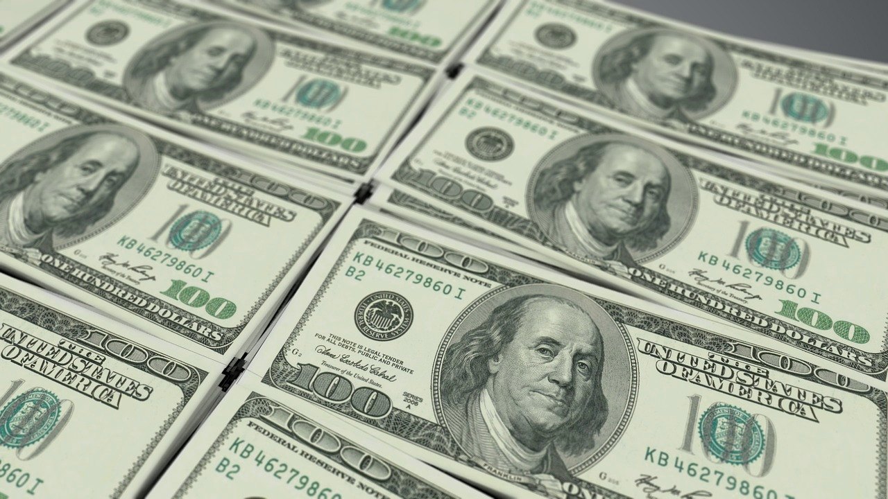 El salario mínimo reduce ingresos y beneficios laborales